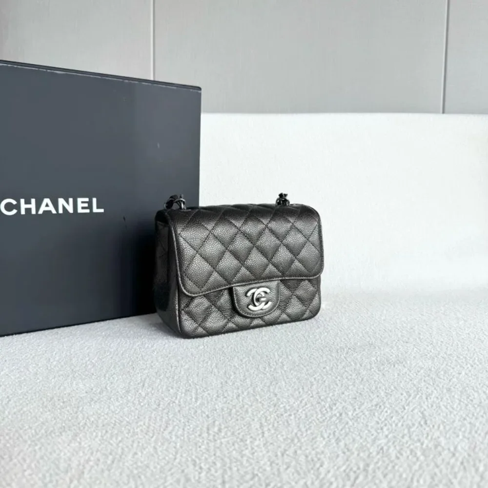 CHANEL brand color